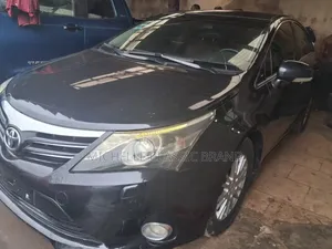 Toyota Avensis 2012 Black