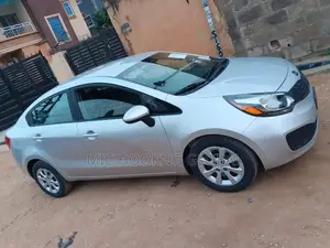 Kia Rio LX 4dr Sedan (1.6L 4cyl 6M) 2014 Silver