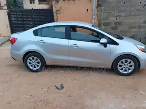 Kia Rio LX 4dr Sedan (1.6L 4cyl 6M) 2014 Silver