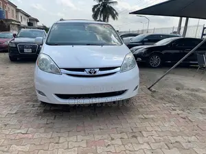 Toyota Sienna 2005 White
