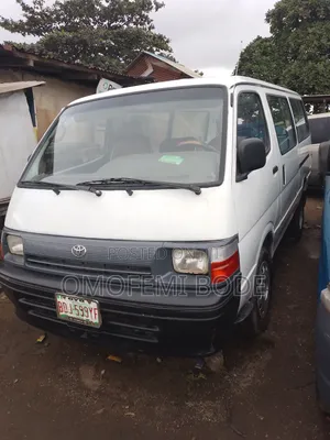 Toyota HiAce 1999 White