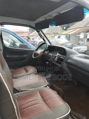 Toyota HiAce 1999 White