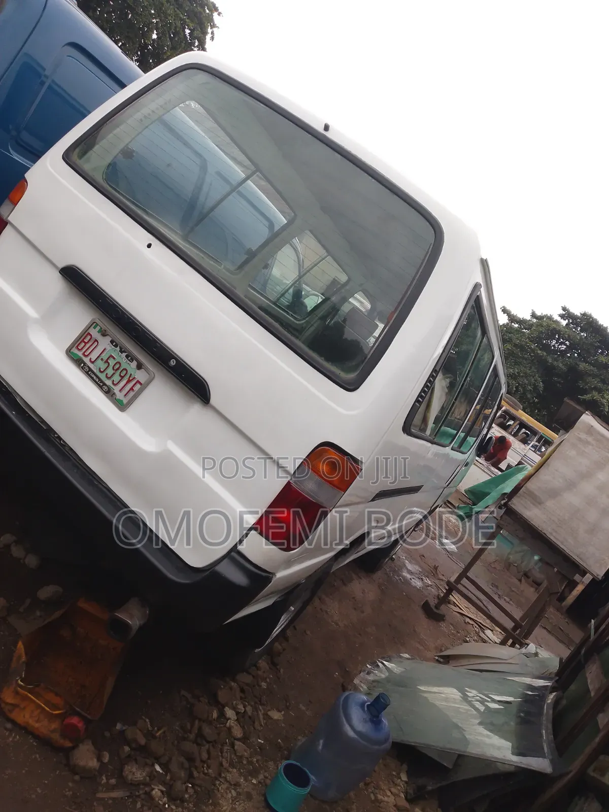 Toyota HiAce 1999 White