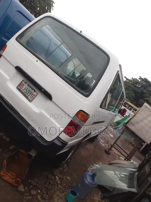 Toyota HiAce 1999 White