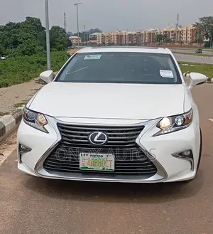 Lexus ES 350 FWD 2017 White