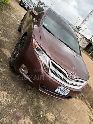 Toyota Venza 2010 Burgundy