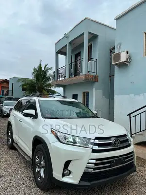 Toyota Highlander Limited 4x2 V6 (3.5L 6cyl 8A) 2017 White