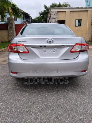 Toyota Corolla LE 4dr Sedan (1.8L 4cyl 4A) 2013 Silver
