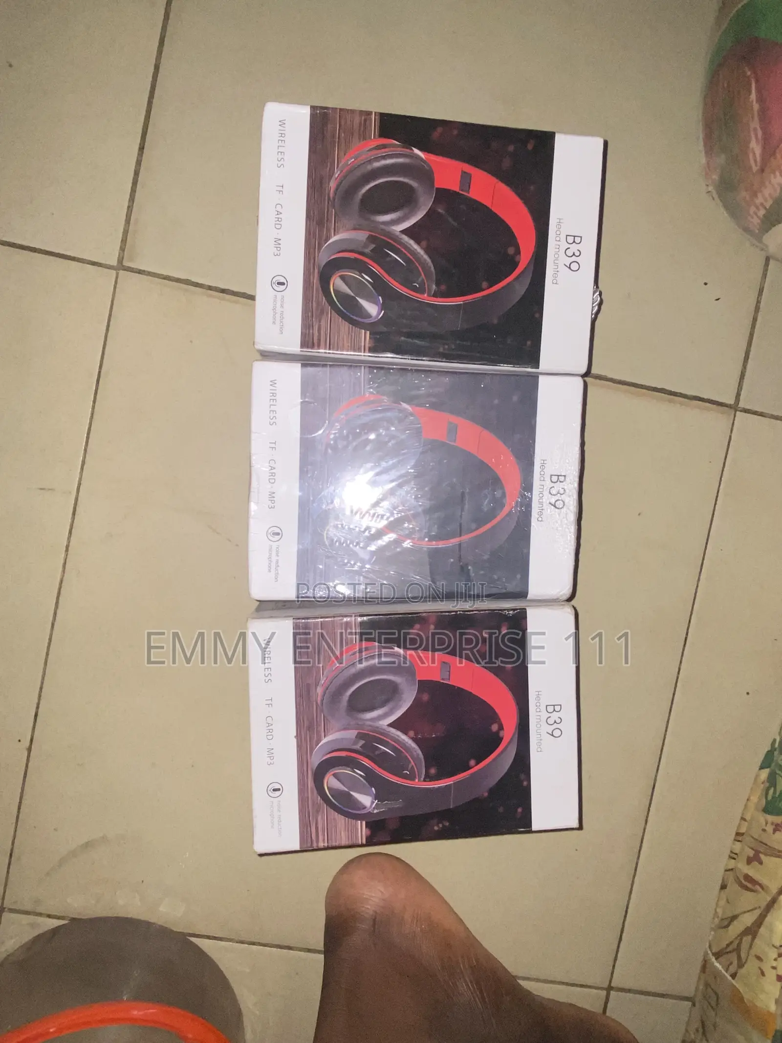 B39 Headphone