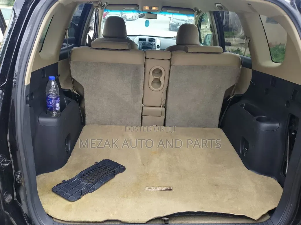 Toyota RAV4 2010 Black