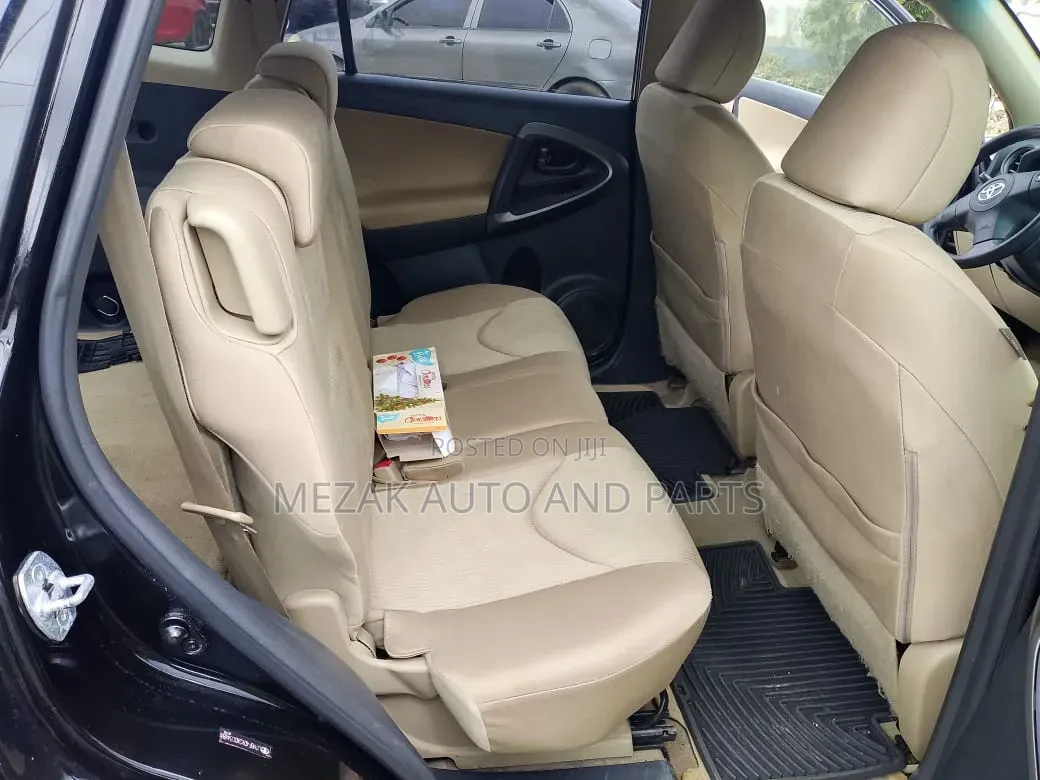 Toyota RAV4 2010 Black