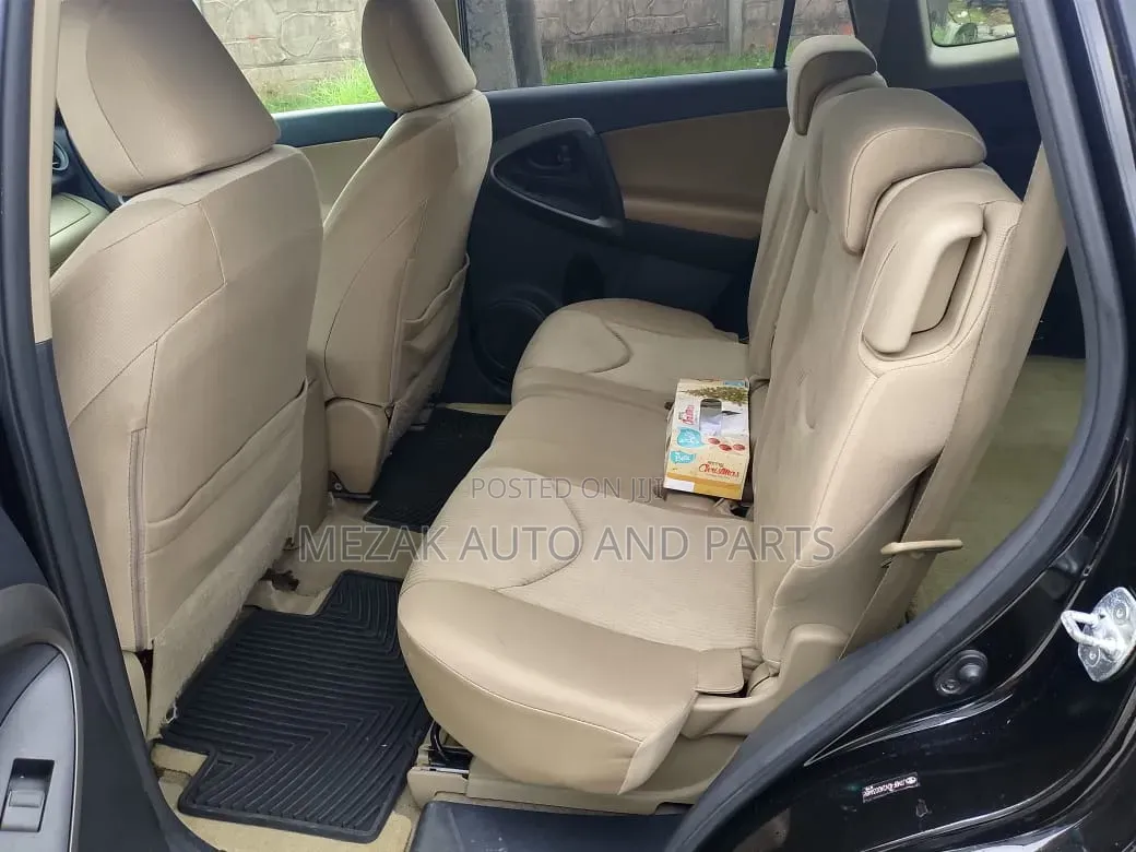 Toyota RAV4 2010 Black