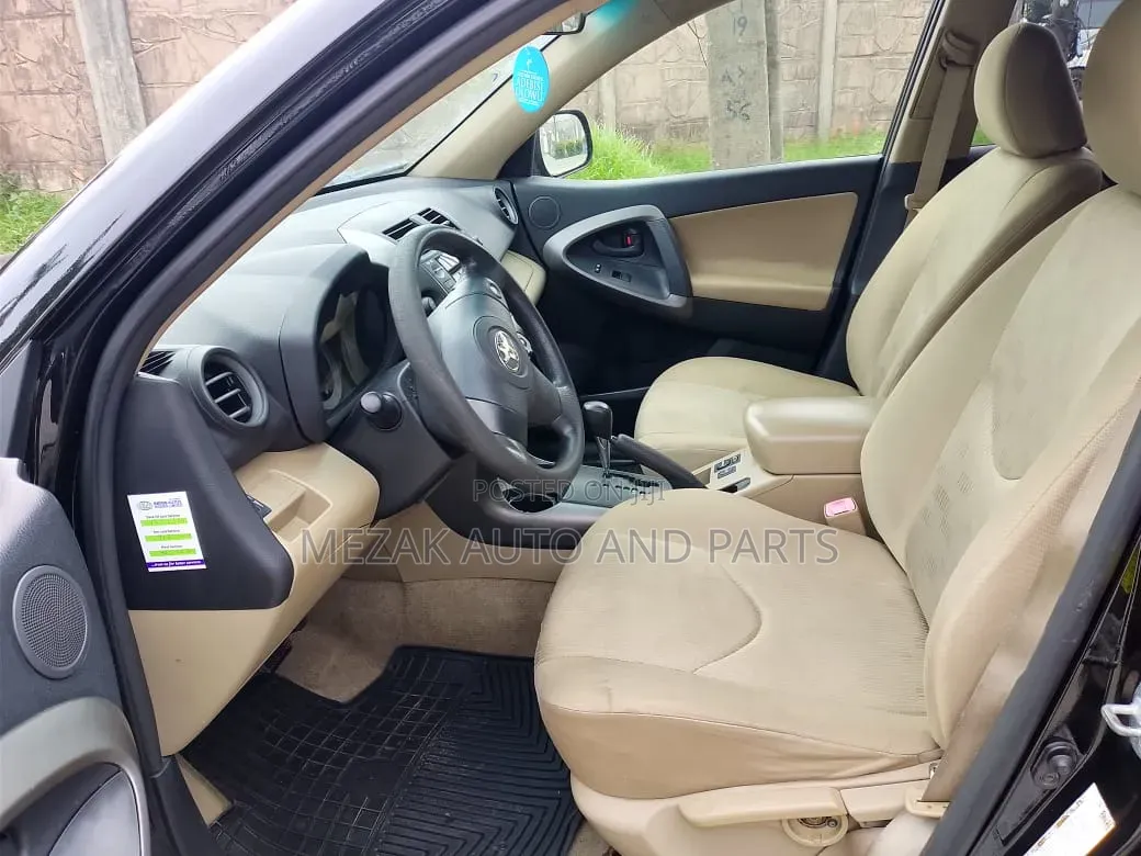 Toyota RAV4 2010 Black