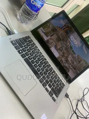 Laptop Dell Latitude 3310 2-in-1 8GB Intel Core i5 SSD 256GB