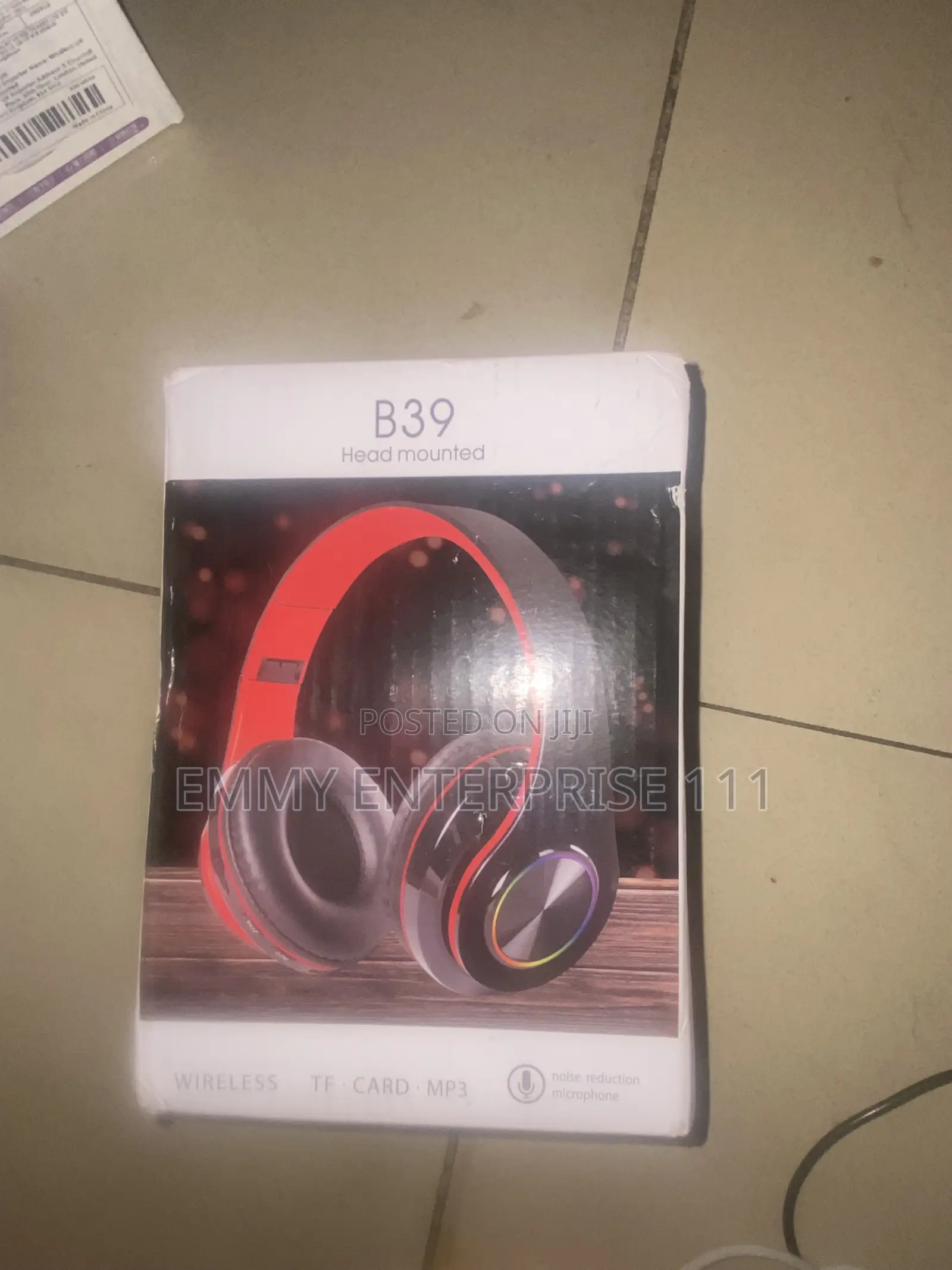 B39 Headphone