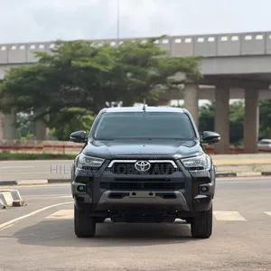 New Toyota Hilux 2025 Black