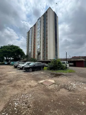 Furnished 3bdrm Block of Flats in Private Estate, Eric Moore for sale