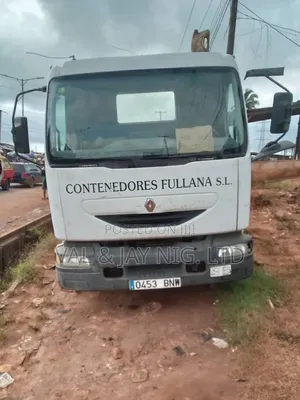 RENAULT RIGID TRUCK - 8 Bolts Cap Chassis - Foreign Use
