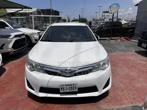 Toyota Camry LE 4dr Sedan (2.5L 4cyl 6A) 2014 White