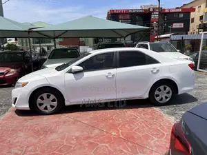 Toyota Camry LE 4dr Sedan (2.5L 4cyl 6A) 2014 White
