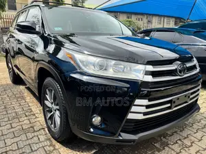 Toyota Highlander XLE 4x4 V6 (3.5L 6cyl 8A) 2018 Black