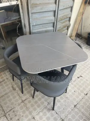 Modern 4-Seater Dining Set – Elegant Stylish
