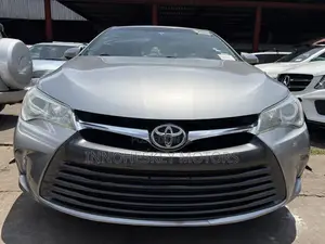 Toyota Camry LE 4dr Sedan (2.5L 4cyl 6A) 2015 Silver