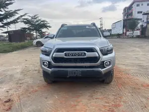 Toyota Tacoma 4dr Double Cab 2016 Silver