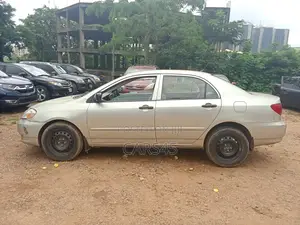 Toyota Corolla 2004 Gold