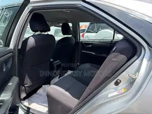 Toyota Camry LE 4dr Sedan (2.5L 4cyl 6A) 2015 Silver