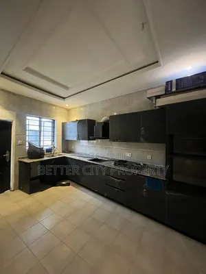 Studio Apartment in At Ologolo, Lekki Phase 1 for rent