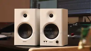 Edifier Studio Monitor