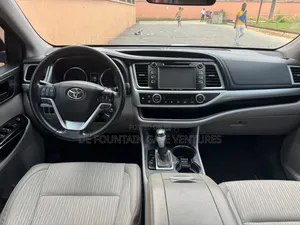 Toyota Highlander 2017 Blue