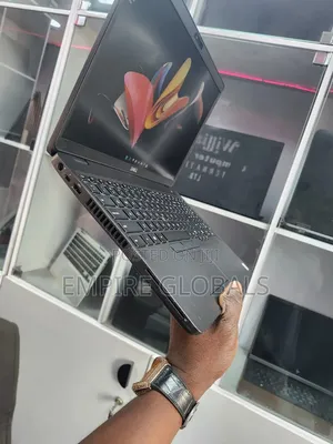 Laptop Dell Latitude 5500 16GB Intel Core i7 SSD 256GB