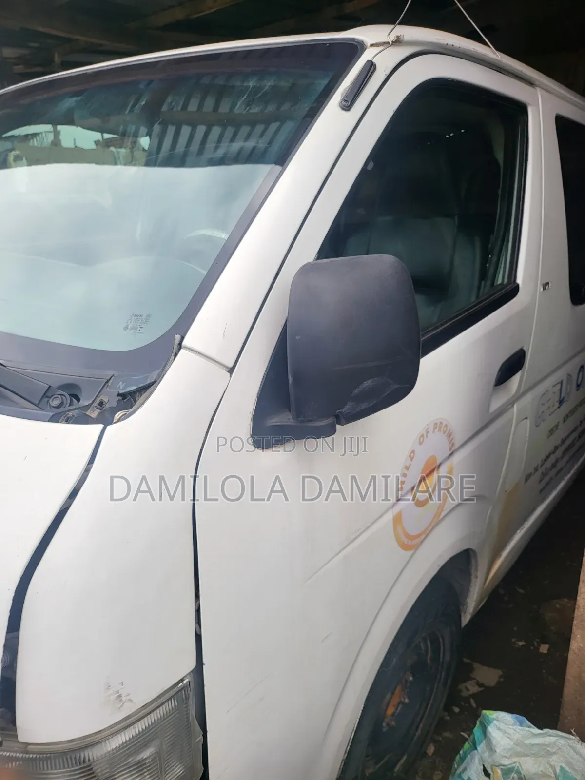 Toyota HiAce 2014 White