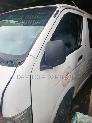 Toyota HiAce 2014 White