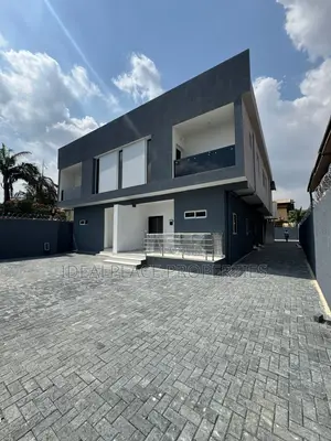 3bdrm Duplex in Oregun for sale