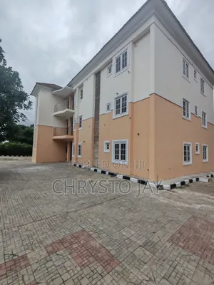 3bdrm Block of Flats in Zone 2 / Wuse for rent