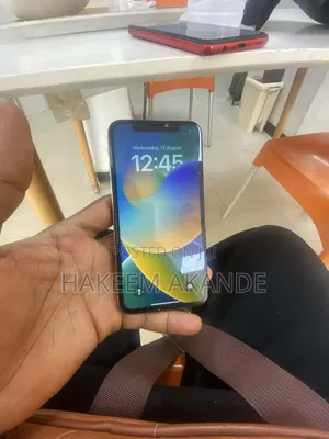 Apple iPhone X 64 GB Black
