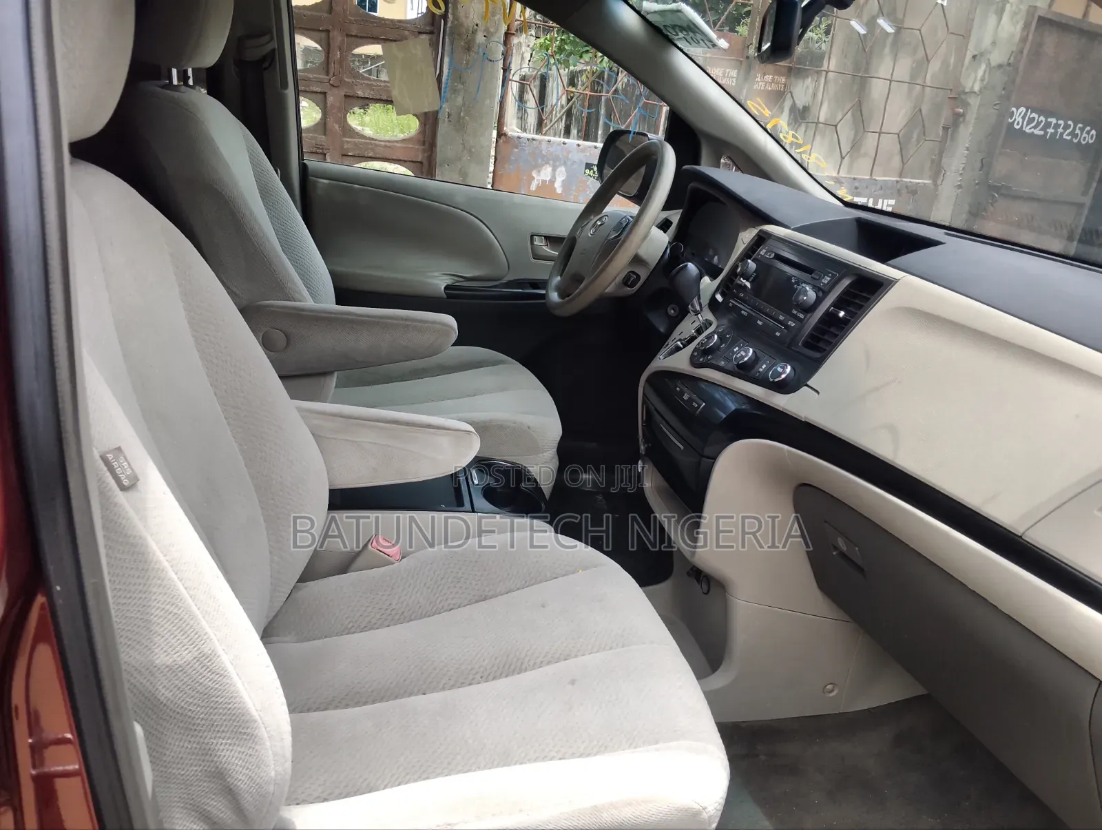 Toyota Sienna 2011 Red