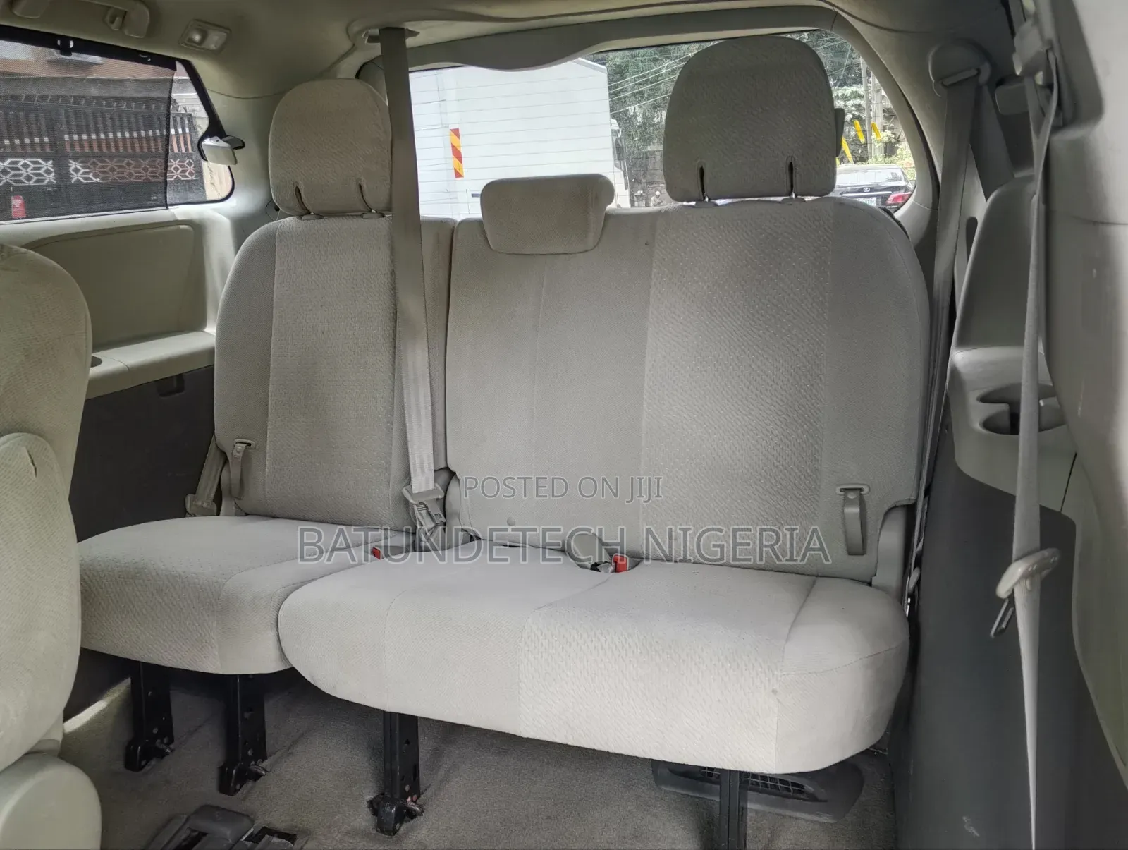 Toyota Sienna 2011 Red