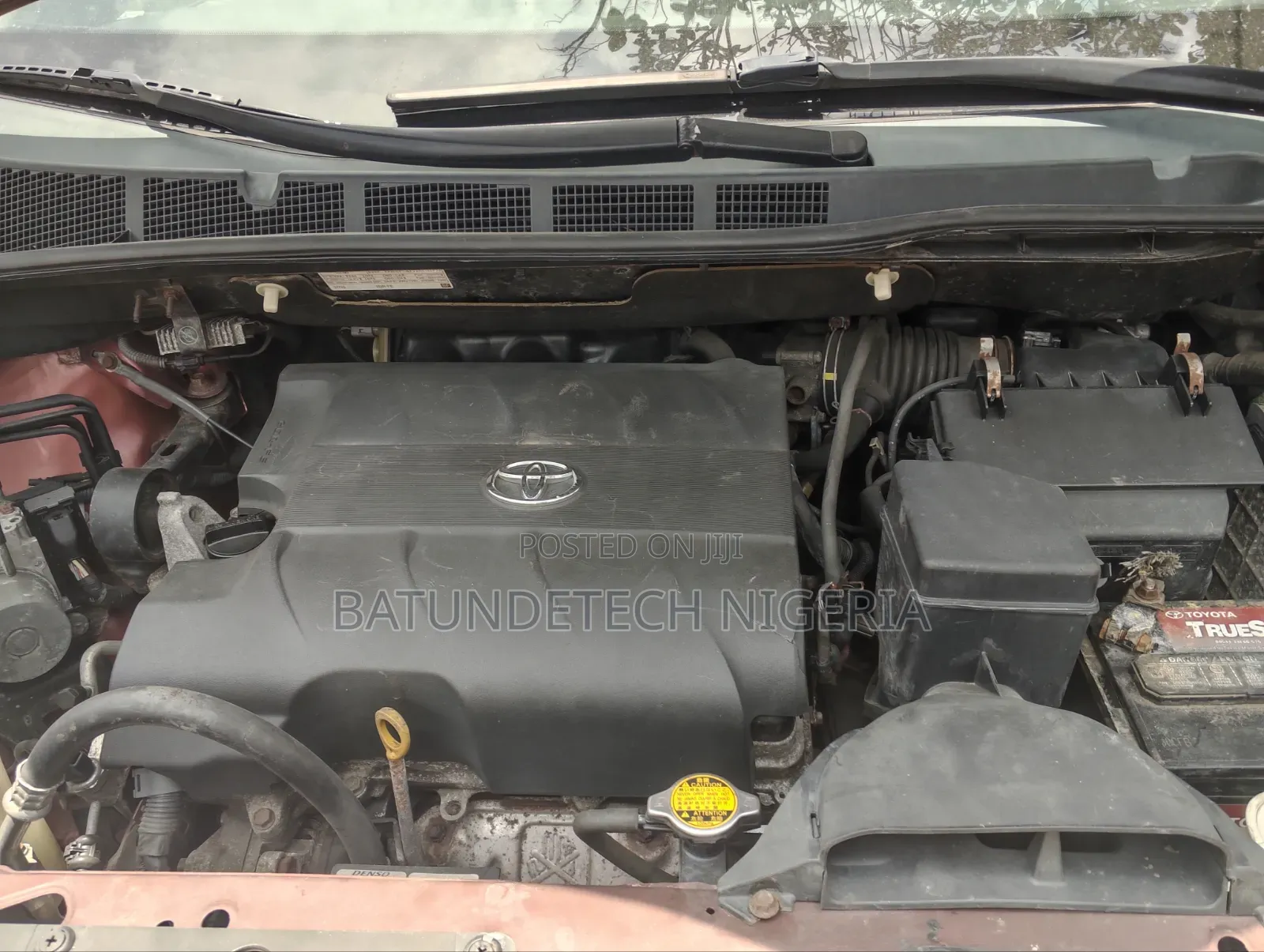 Toyota Sienna 2011 Red