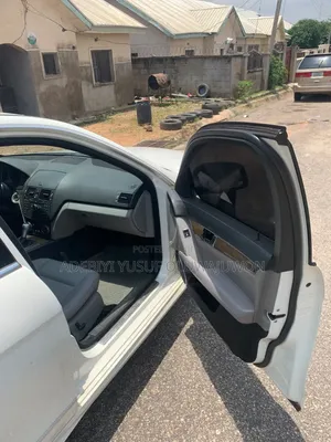 Mercedes-Benz C300 2011 White