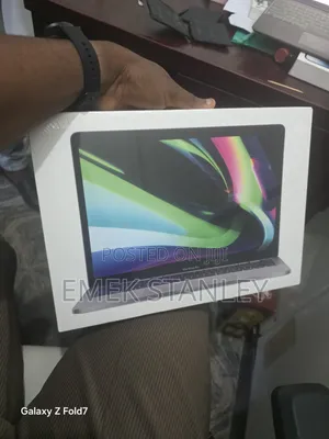 New Laptop Apple MacBook Pro 2021 M1 16GB Apple M1 Pro SSD 512GB