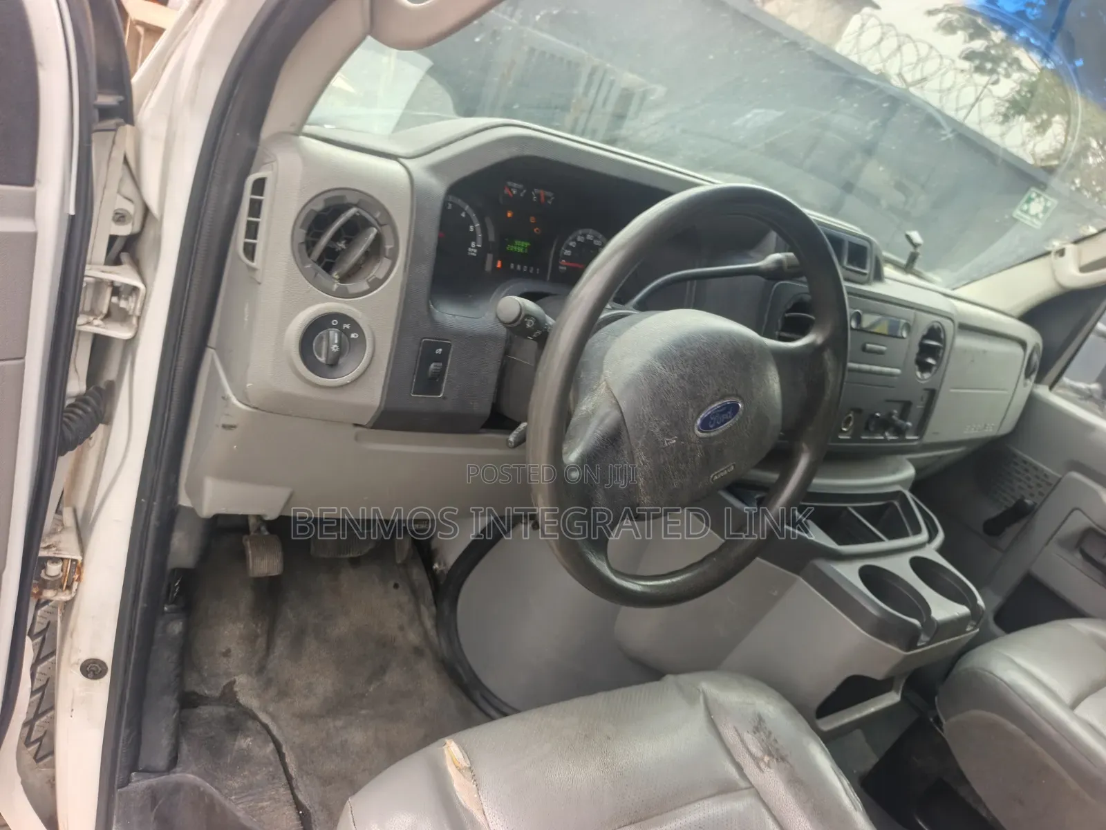 Ford E250 2010 White