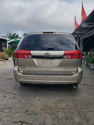 Toyota Sienna 2005 Gold
