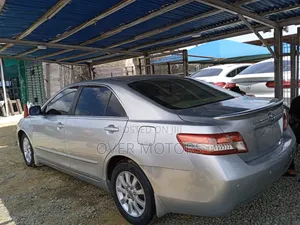 Toyota Camry 2011 Silver