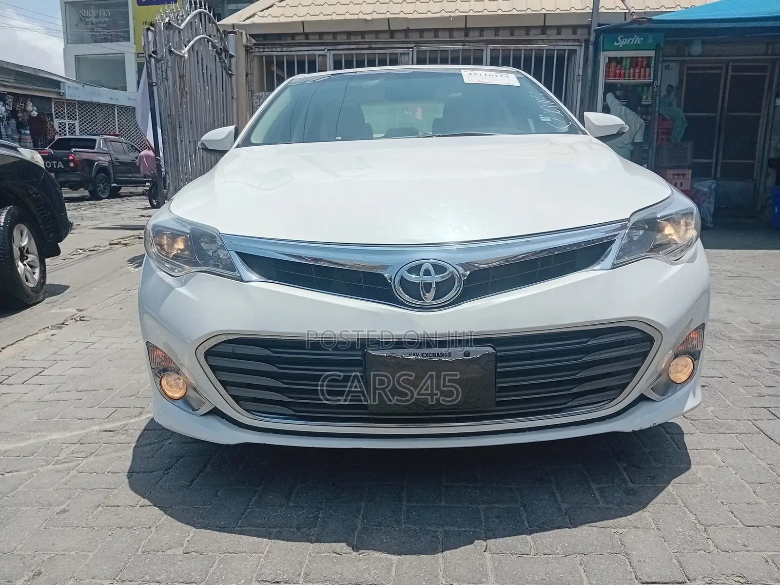 Toyota Avalon XLE Premium 4dr Sedan (3.5L 6cyl 6A) 2014 White