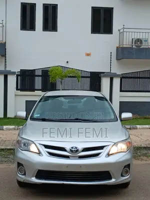 Toyota Corolla LE 4dr Sedan (1.8L 4cyl 4A) 2011 Silver