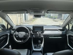 Toyota RAV4 XLE AWD 2020 White